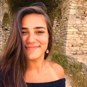 Meet your Posher, Amy